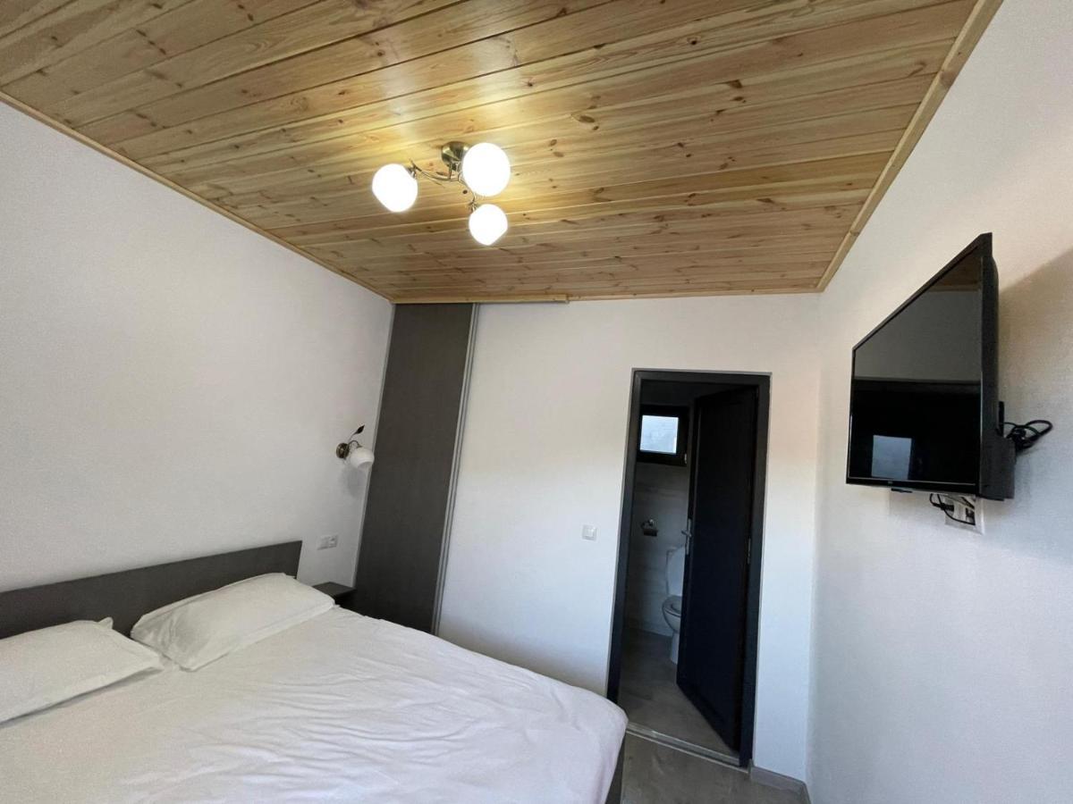 Casa De Langa Padure Hotell Sighetu Marmaţiei Eksteriør bilde