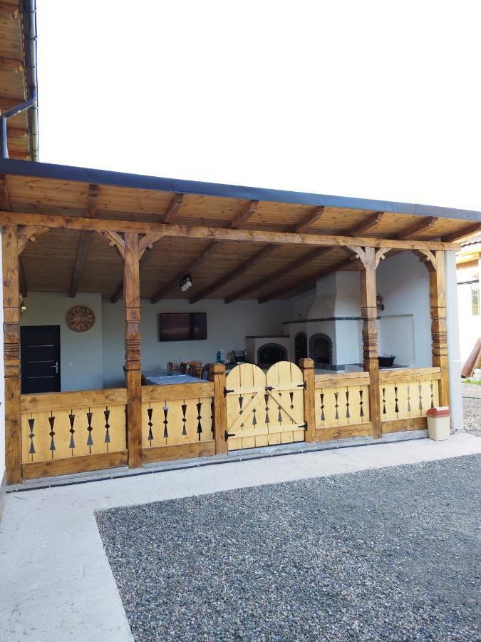 Casa De Langa Padure Hotell Sighetu Marmaţiei Eksteriør bilde