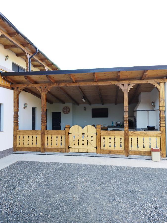 Casa De Langa Padure Hotell Sighetu Marmaţiei Eksteriør bilde
