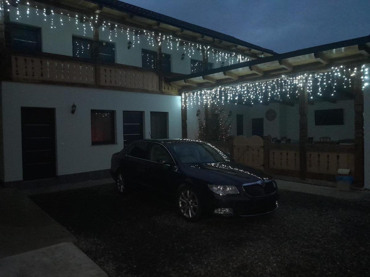 Casa De Langa Padure Hotell Sighetu Marmaţiei Eksteriør bilde